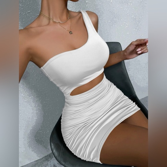 Ruched Dress - Picture 4 of 5